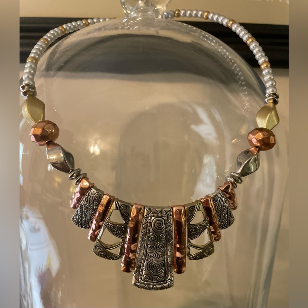 Metal and beads funky necklace